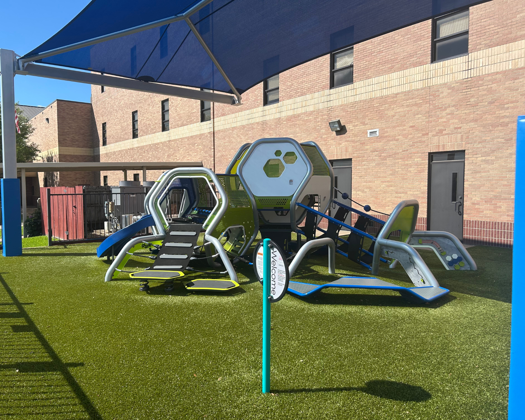 Custom playground design featuring Hedra Scout structure for preschool children